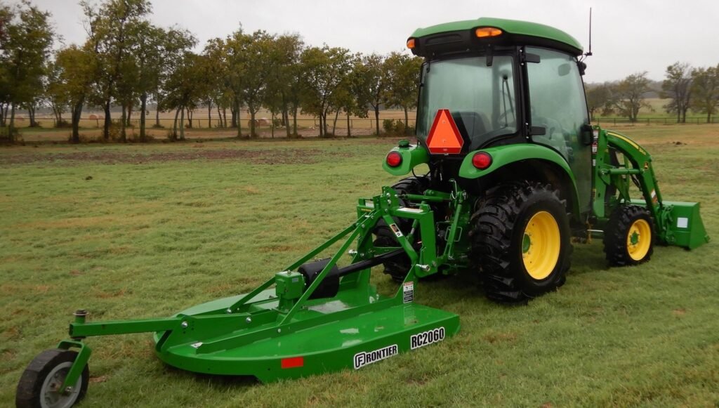 2020 John Deere 3039R tractor